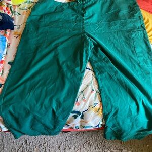 Women’s 2XL scrub pants.